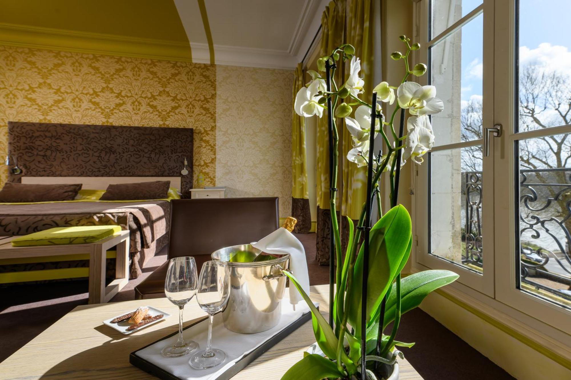 Hotel Les Hautes Roches Rochecorbon Eksteriør bilde